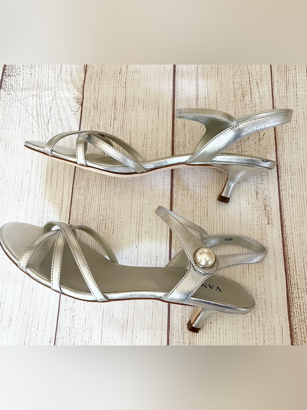 Vaneli silver sandal kitten heels NIB